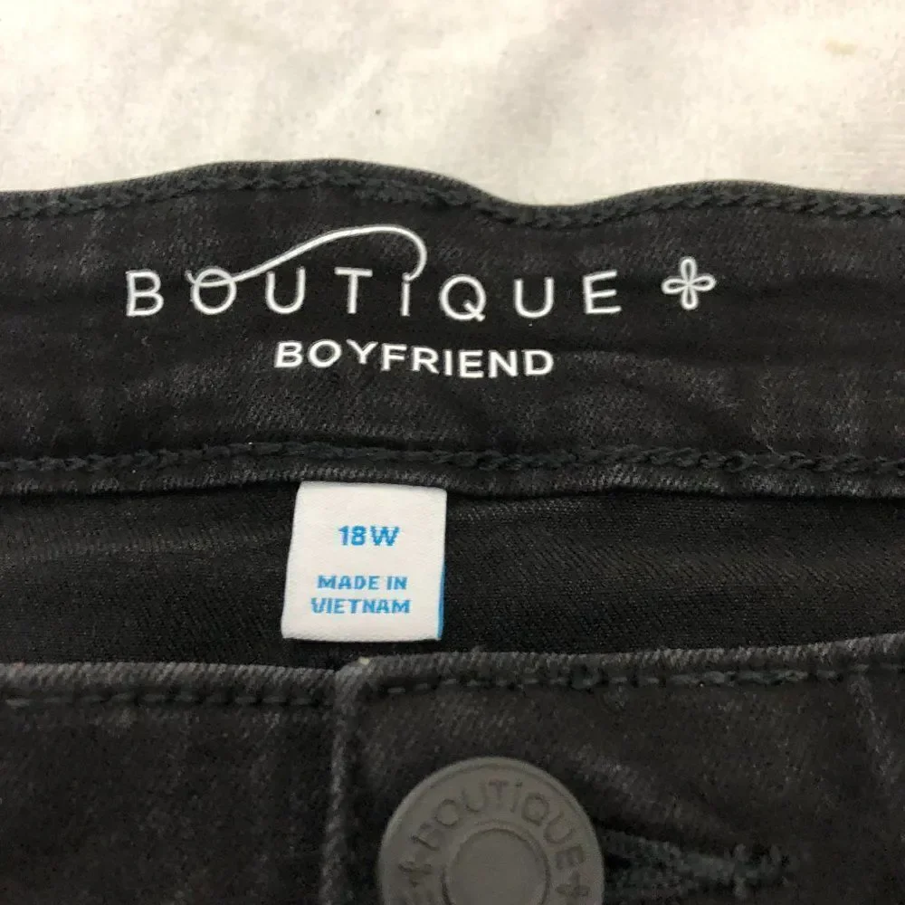 Boutique Boyfriend Super Stretch Black Jean Shorts Woman's Plus Size 18W.     WS